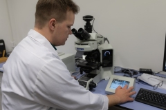 2023.03.28-Damian-Patryk-Izbicki-WBiNS-biotechnologia-fot.-Agnieszka-Sakowicz-Stasiulewicz_PB-4