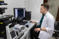 2023.03.28-Damian-Patryk-Izbicki-WBiNS-biotechnologia-fot.-Agnieszka-Sakowicz-Stasiulewicz_PB-5