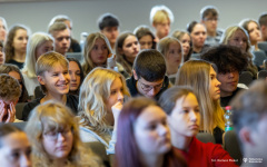 2023.11.17 konferencja naukowa III LO fot.Dariusz Piekut PB
