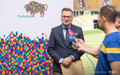2025-05-30 studentka PB konkurs na maskotkę fot. Maciej Giedrojć-Juraha