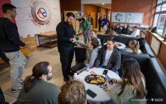 2025-10-14-Kawka-z-profesorem-na-WE-fot-Dariusz-Piekut-PB