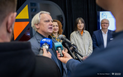 2025-11-17-Konferencja-prasowa-EDD-i-Jubileuszu-50-leciaWydziału-Architektury-PB-fot-Dariusz-PIekut-PB