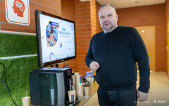 2025-11-19-Kawka-z-Profesorem-fot-Dariusz-Piekut-PB