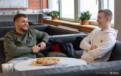 2025-11-19-Kawka-z-Profesorem-fot-Dariusz-Piekut-PB