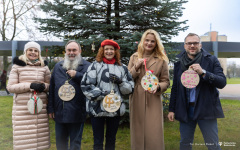 2025-12-01-Ubieranie-choinki-fot-Dariusz-Piekut-PB