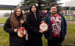2025-12-01-ubieranie-choinki-fot-P.Jankowski-02