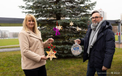 2025-12-01-ubieranie-choinki-fot-P.Jankowski-04