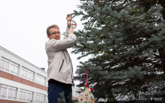 2025-12-01-ubieranie-choinki-fot-P.Jankowski-08