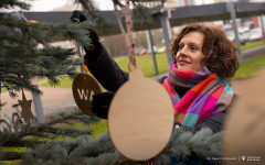 2025-12-02-ubieranie-choinki-fot-P.Jankowski-02