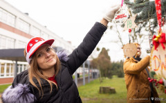 2025-12-02-ubieranie-choinki-fot-P.Jankowski-07