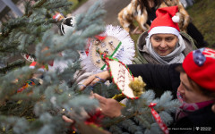 2025-12-03-ubieranie-choinki-fot-P.Jankowski-12