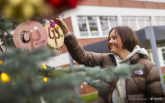 2025-12-03-ubieranie-choinki-fot-P.Jankowski-30