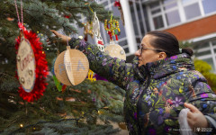 2025-12-03-ubieranie-choinki-fot-P.Jankowski-32