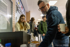 2025-12-03-Kawka-z-Profesorem-fot-Dariusz-Piekut-PB