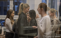 2025-12-17-kawka-z-profesorem-na-WA-fot-Maciej-Giedrojc-Juraha