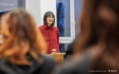 2025-12-17-kawka-z-profesorem-na-WA-fot-Maciej-Giedrojc-Juraha