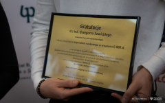 2025-12-19-WBiNŚ-stypendia-dla-studentów-biotechnologii-fot-Iryna-Mikhno-PB