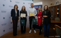 2025-12-19-WBiNŚ-stypendia-dla-studentów-biotechnologii-fot-Iryna-Mikhno-PB