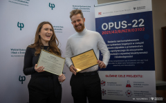 2025-12-19-WBiNŚ-stypendia-dla-studentów-biotechnologii-fot-Iryna-Mikhno-PB