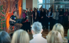 2026-01-21-koncert-prorektora-ds-studenckich-dla-WOŚP-fot-Iryna-Mikhno-PB