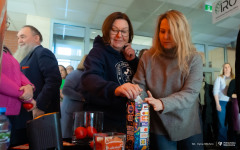 2026-01-21-koncert-prorektora-ds-studenckich-dla-WOŚP-fot-Iryna-Mikhno-PB