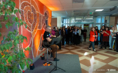 2026-01-21-koncert-prorektora-ds-studenckich-dla-WOŚP-fot-Iryna-Mikhno-PB