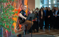 2026-01-21-koncert-prorektora-ds-studenckich-dla-WOŚP-fot-Iryna-Mikhno-PB