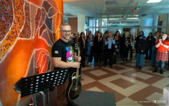 2026-01-21-koncert-prorektora-ds-studenckich-dla-WOŚP-fot-Iryna-Mikhno-PB