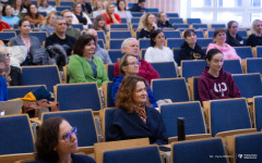 2026-01-23-Wykład-PZP-o Szczęściu, którego szukamy tam, gdzie go nie ma-PZP-Dostępna PB-fot-Iryna-Mikhno-PB
