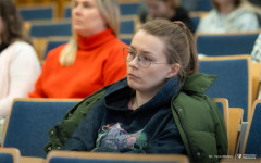 2026-01-23-Wykład-PZP-o Szczęściu, którego szukamy tam, gdzie go nie ma-PZP-Dostępna PB-fot-Iryna-Mikhno-PB