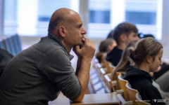 2026-01-23-Wykład-PZP-o Szczęściu, którego szukamy tam, gdzie go nie ma-PZP-Dostępna PB-fot-Iryna-Mikhno-PB