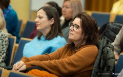 2026-01-23-Wykład-PZP-o Szczęściu, którego szukamy tam, gdzie go nie ma-PZP-Dostępna PB-fot-Iryna-Mikhno-PB