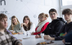 2026-01-28-Kawka-z-profesorem-fot-Dariusz-Piekut-PB