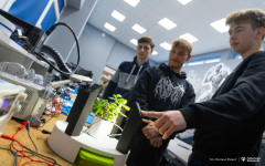 2026-01-29-Projekty-studentów-I-roku-mechatroniki-i-AiR-fot-Dariusz-Piekut-PB