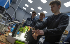 2026-01-29-Projekty-studentów-I-roku-mechatroniki-i-AiR-fot-Dariusz-Piekut-PB