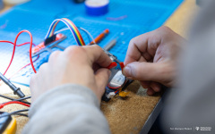 2026-01-29-Projekty-studentów-I-roku-mechatroniki-i-AiR-fot-Dariusz-Piekut-PB