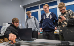 Projekty-studentów-I-roku-mechatroniki-i-AiR-fot-Maciej-Giedrojć-Juraha-PB