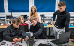 Projekty-studentów-I-roku-mechatroniki-i-AiR-fot-Maciej-Giedrojć-Juraha-PB