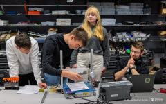 Projekty-studentów-I-roku-mechatroniki-i-AiR-fot-Maciej-Giedrojć-Juraha-PB