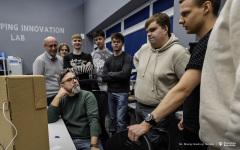 Projekty-studentów-I-roku-mechatroniki-i-AiR-fot-Maciej-Giedrojć-Juraha-PB