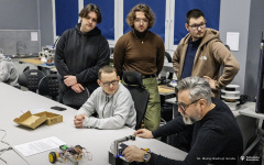 Projekty-studentów-I-roku-mechatroniki-i-AiR-fot-Maciej-Giedrojć-Juraha-PB