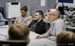 Projekty-studentów-I-roku-mechatroniki-i-AiR-fot-Maciej-Giedrojć-Juraha-PB