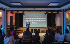 2026-02-26-Kawiarnia-Naukowa-Pułapki-myślenia-fot.-Maciej-Giedrojć-Juraha-PB