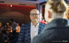 2026-02-26-Kawiarnia-Naukowa-Pułapki-myślenia-fot.-Maciej-Giedrojć-Juraha-PB