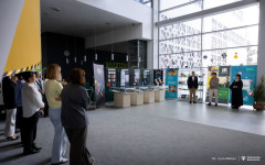 2026-06-16-otwarcie-wystawy-Barwy-Matematyki-w-Bibliotece-PB-fot-Iryna-Mikhno-PB