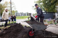 2026-09-21-sadzenie-roslin-fot-Pawel-Jankowski-12