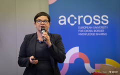 2025-11-21-Across-fot-Dariusz-Piekut-PB