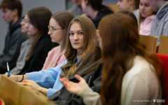 2025-11-21-Across-fot-Dariusz-Piekut-PB