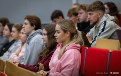 2025-11-21-Across-fot-Dariusz-Piekut-PB