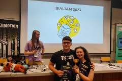 Para-zwyciezcow-BialJam-2023-konkursu-na-Wydziale-Informatyki-fot_Malgorzata-Turecka-11